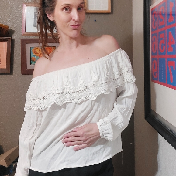 COASTAL Cowgirl White Lace Blouse, Off-the-shoulder shirt, Size M Top - Picture 5 of 6
